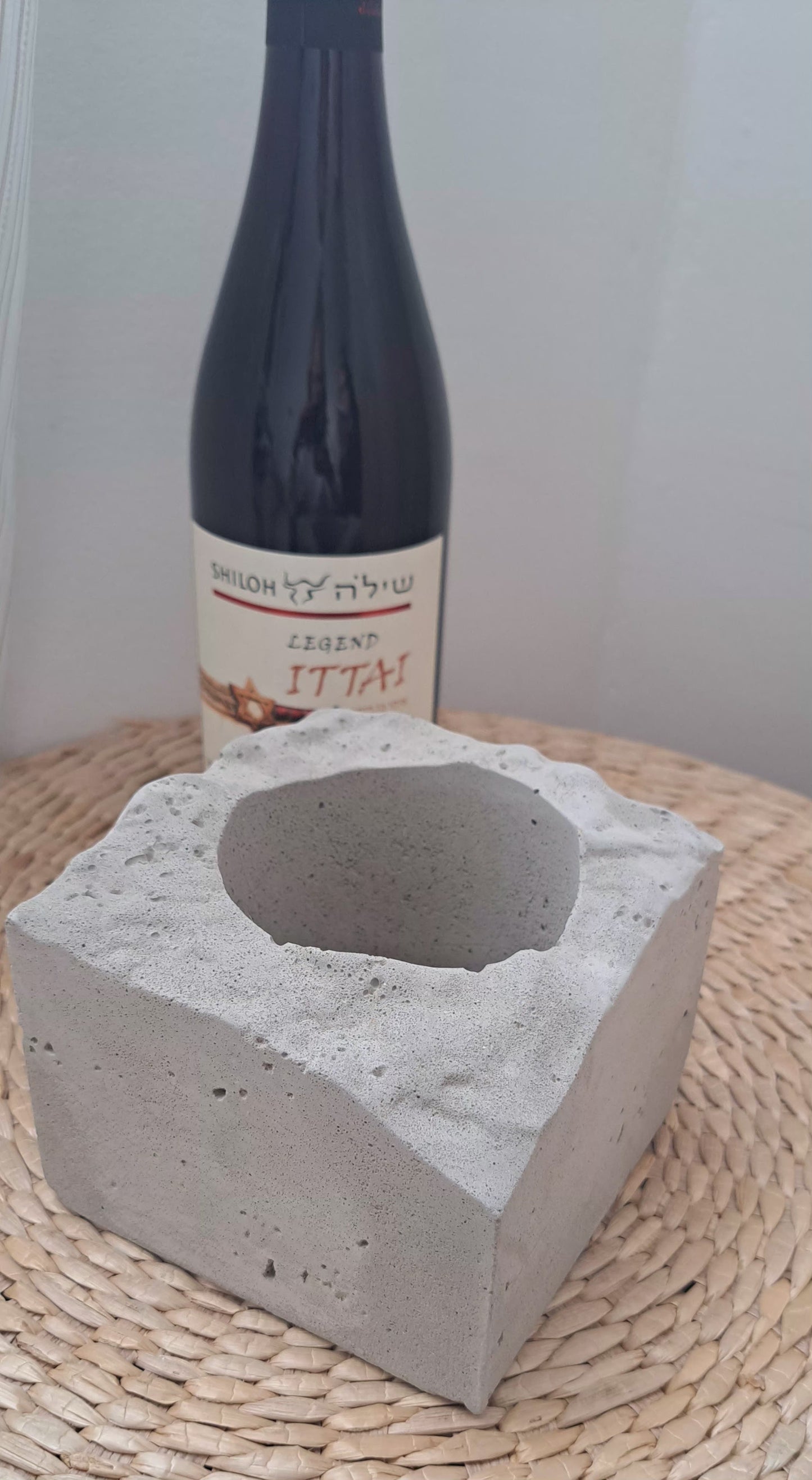 מעמד לבקבוק יין